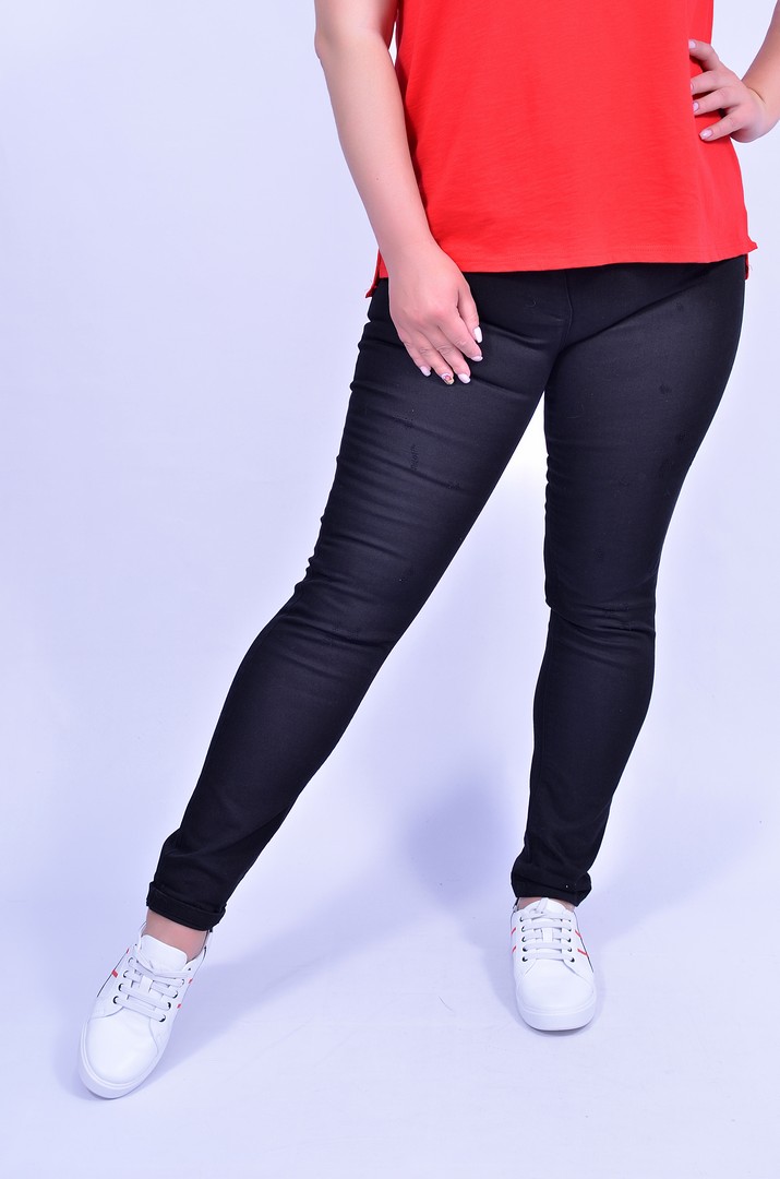 Джинсы с поясом зауженные