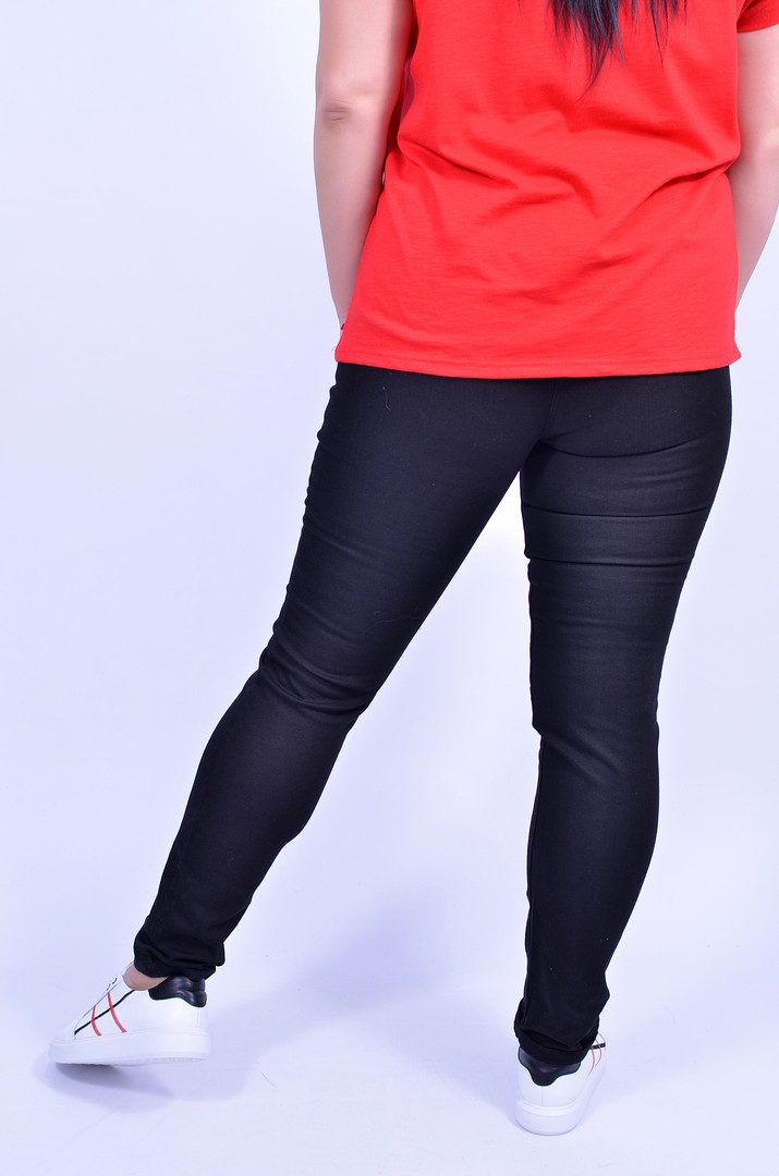 Джинсы с поясом зауженные