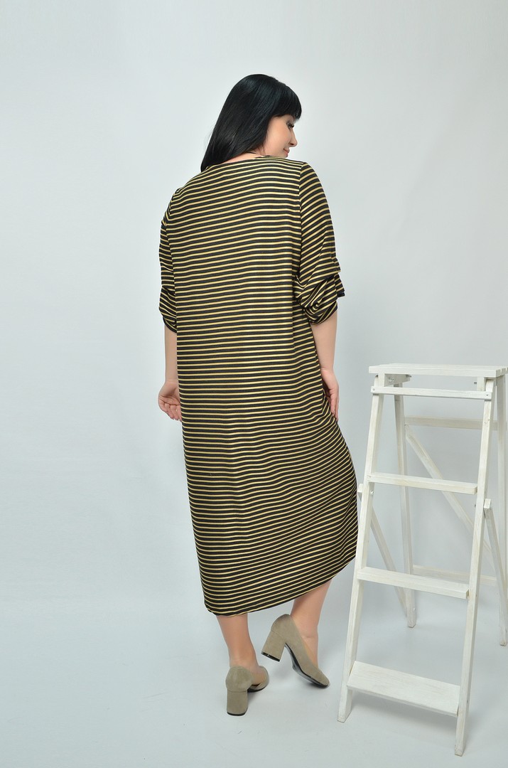 Сукня з прикрасою батал