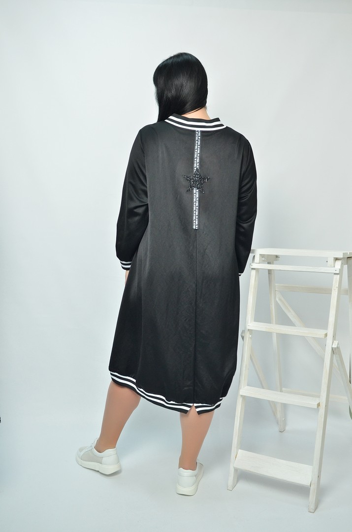 Сукня в  спортивному стилі супер батал