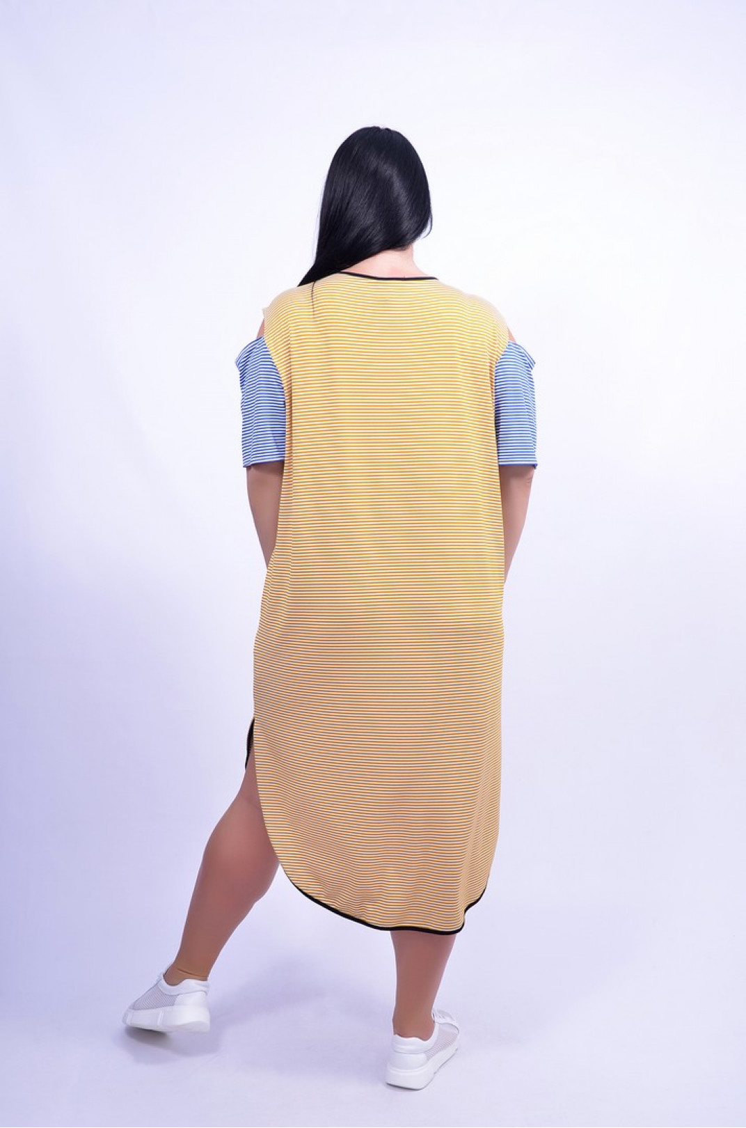 Платье-туника с открытыми плечами батал