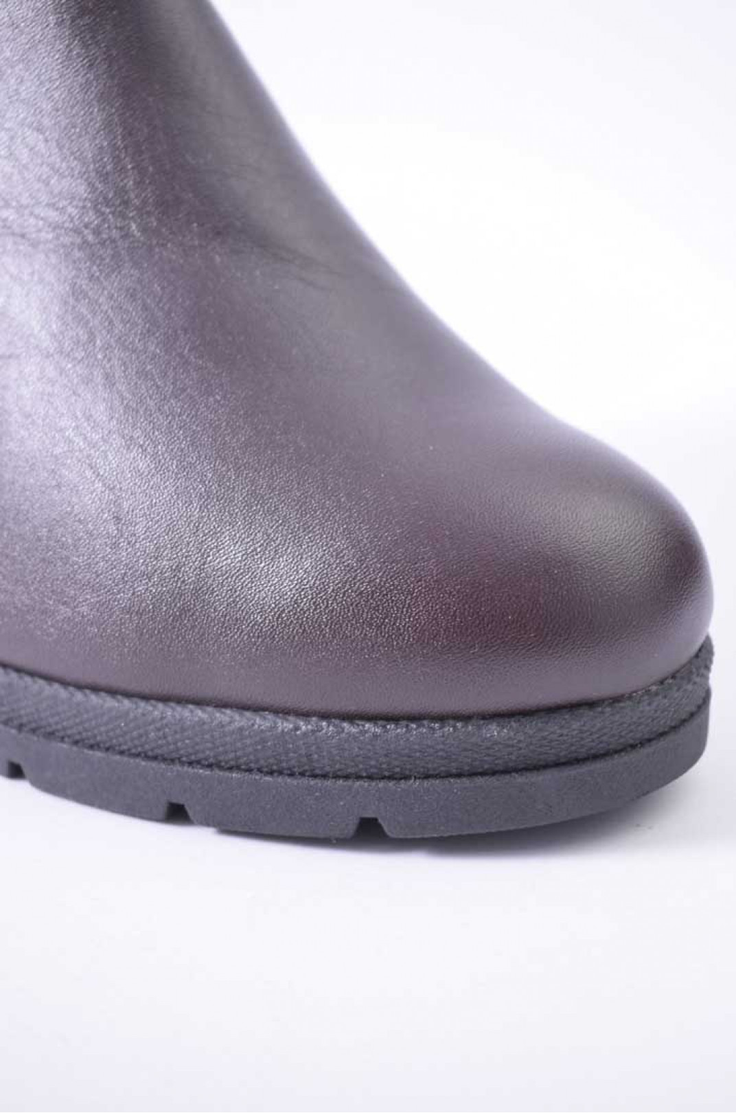 Ботинки зимние кожаные на каблуке