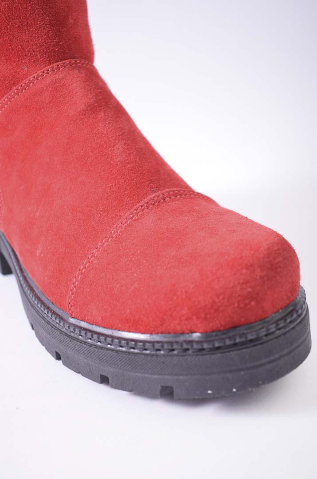Ботинки зимние замшевые красные