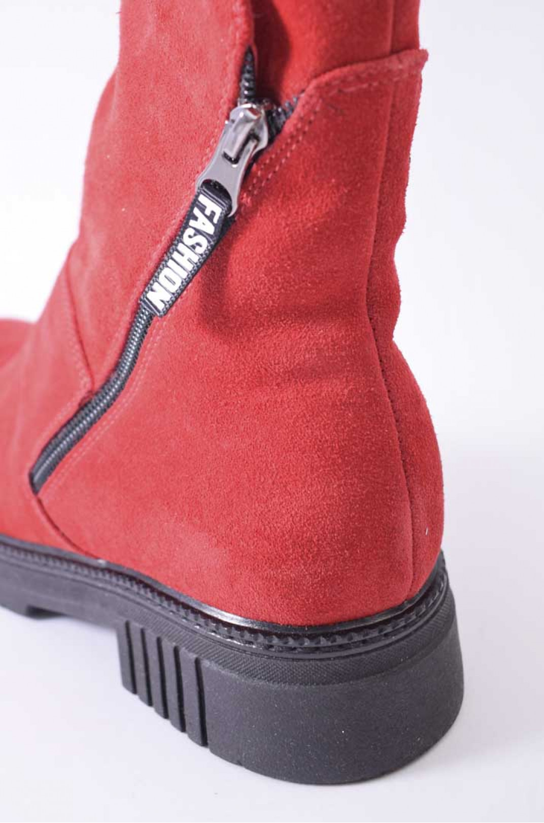 Ботинки зимние замшевые красные