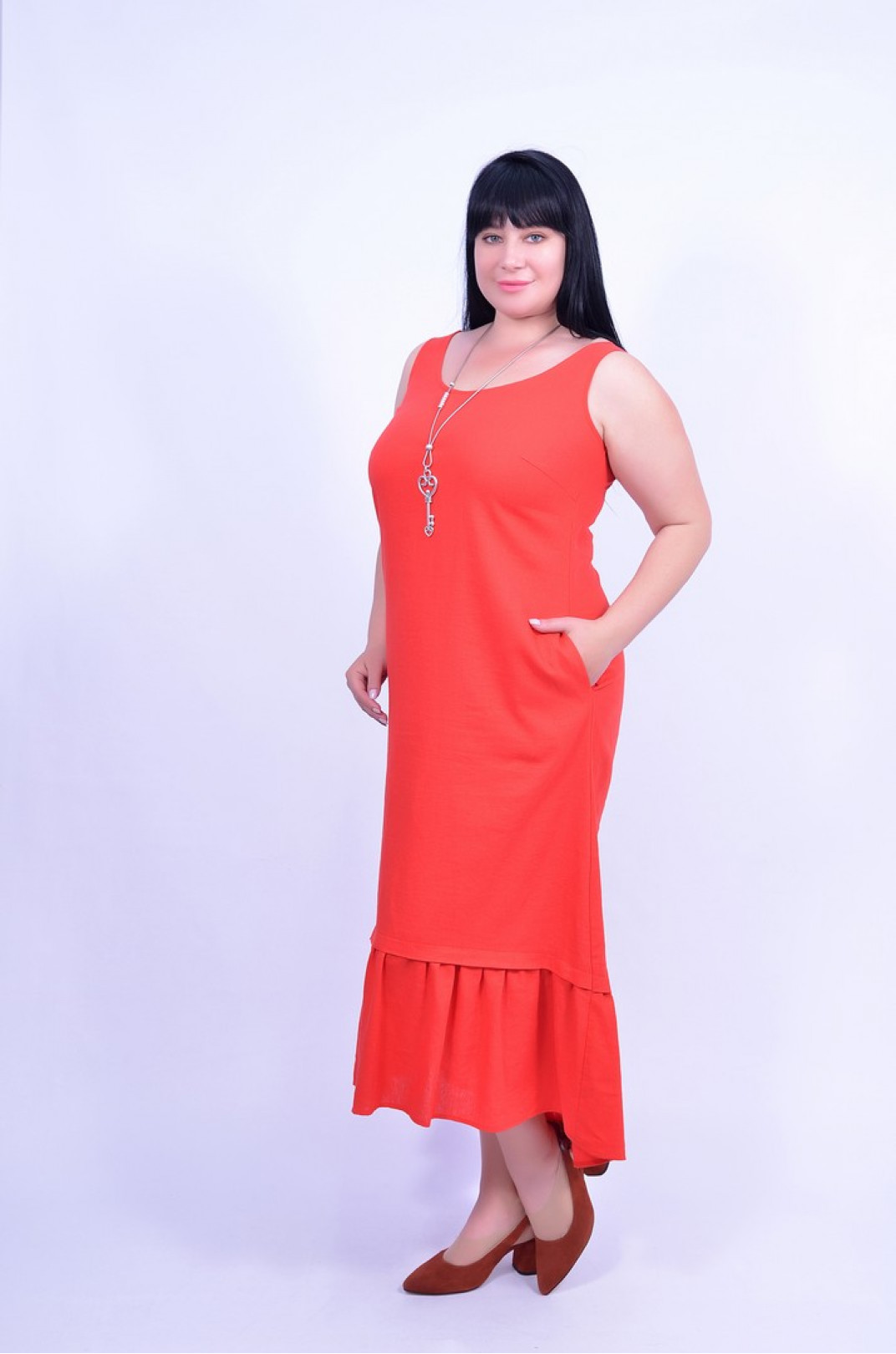 Яркое платье-сарафан в разных цветах