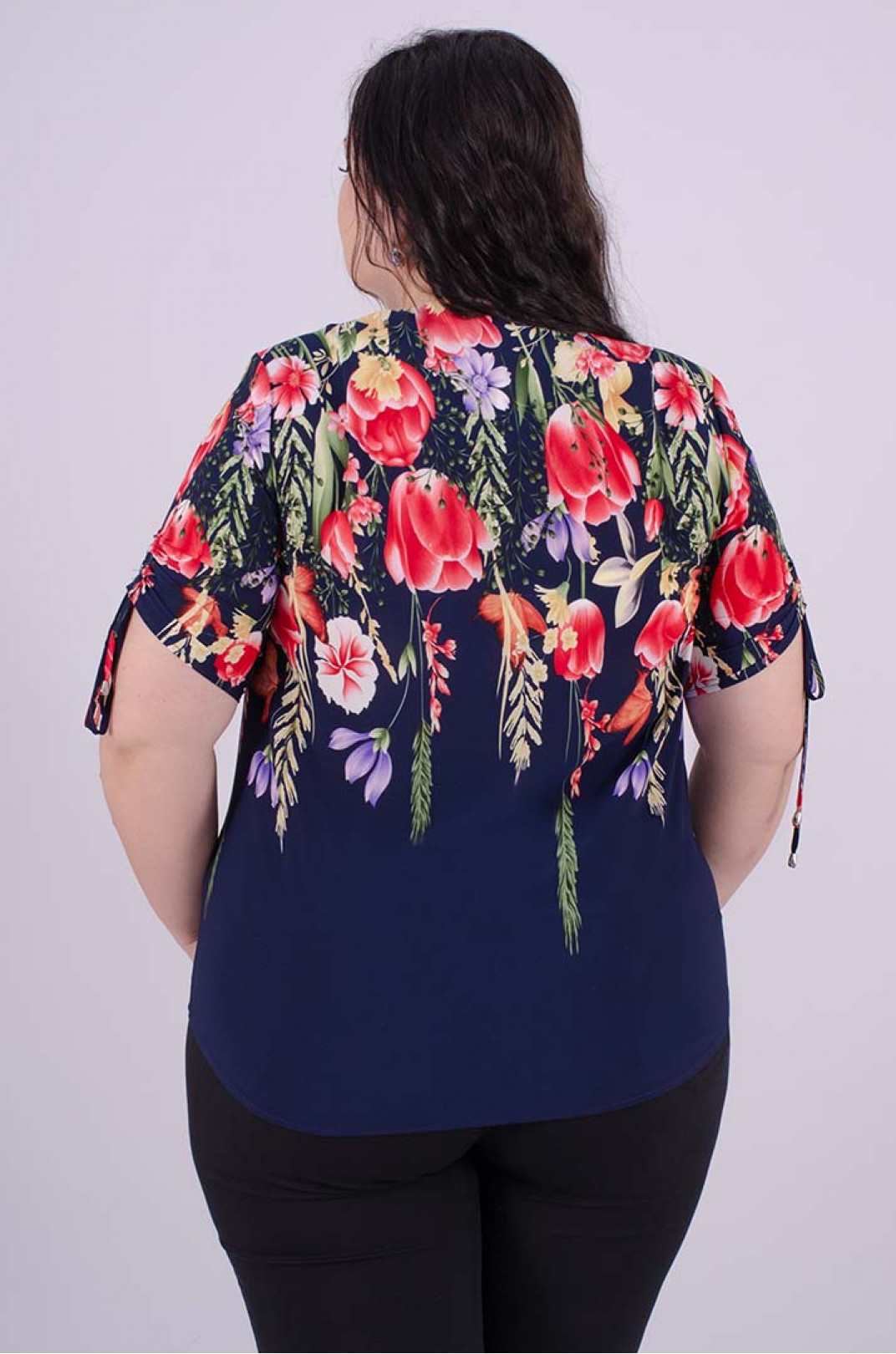 Блуза длинная прямая с цветами супер батал
