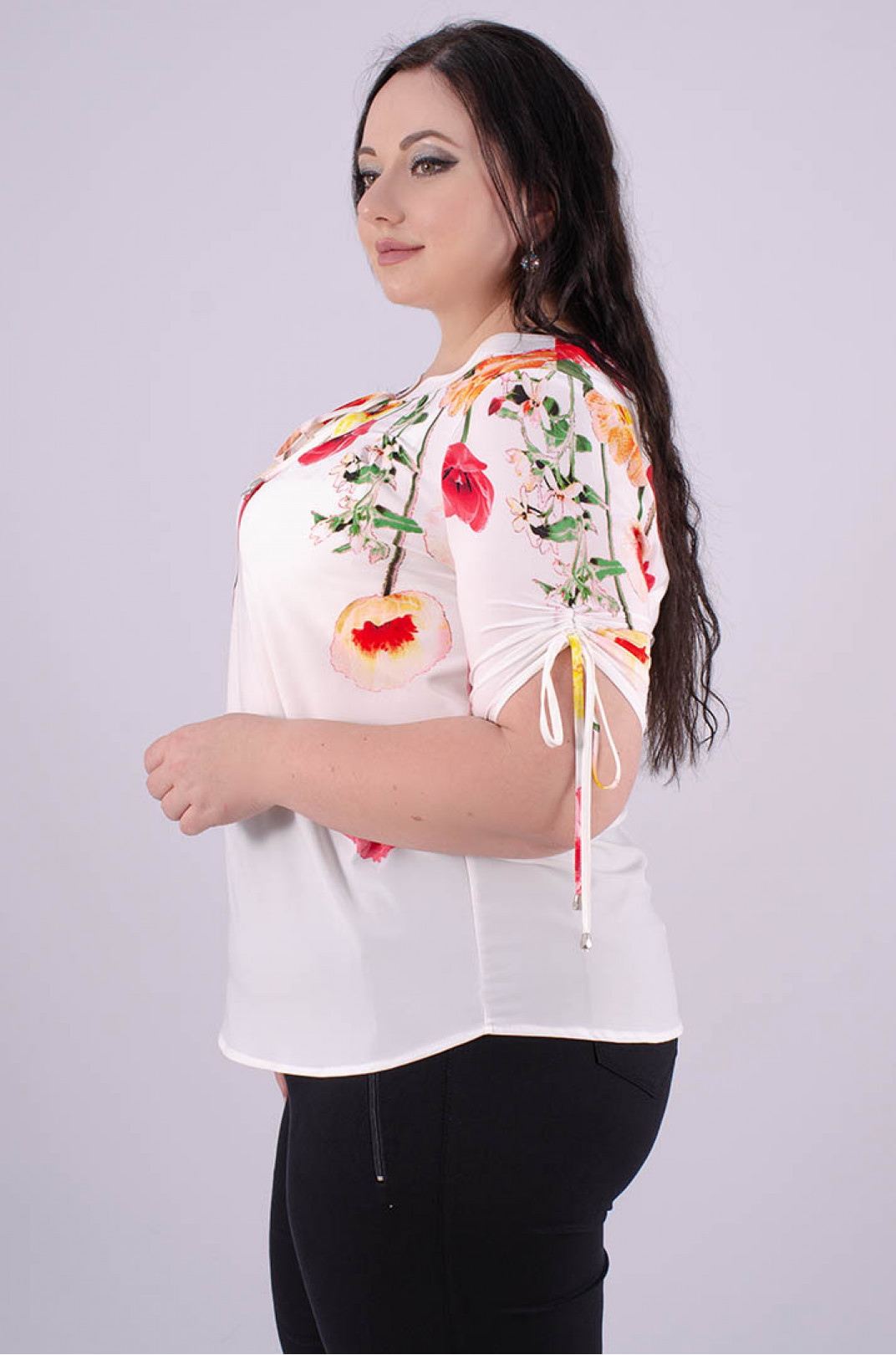Блуза длинная прямая с цветами супер батал