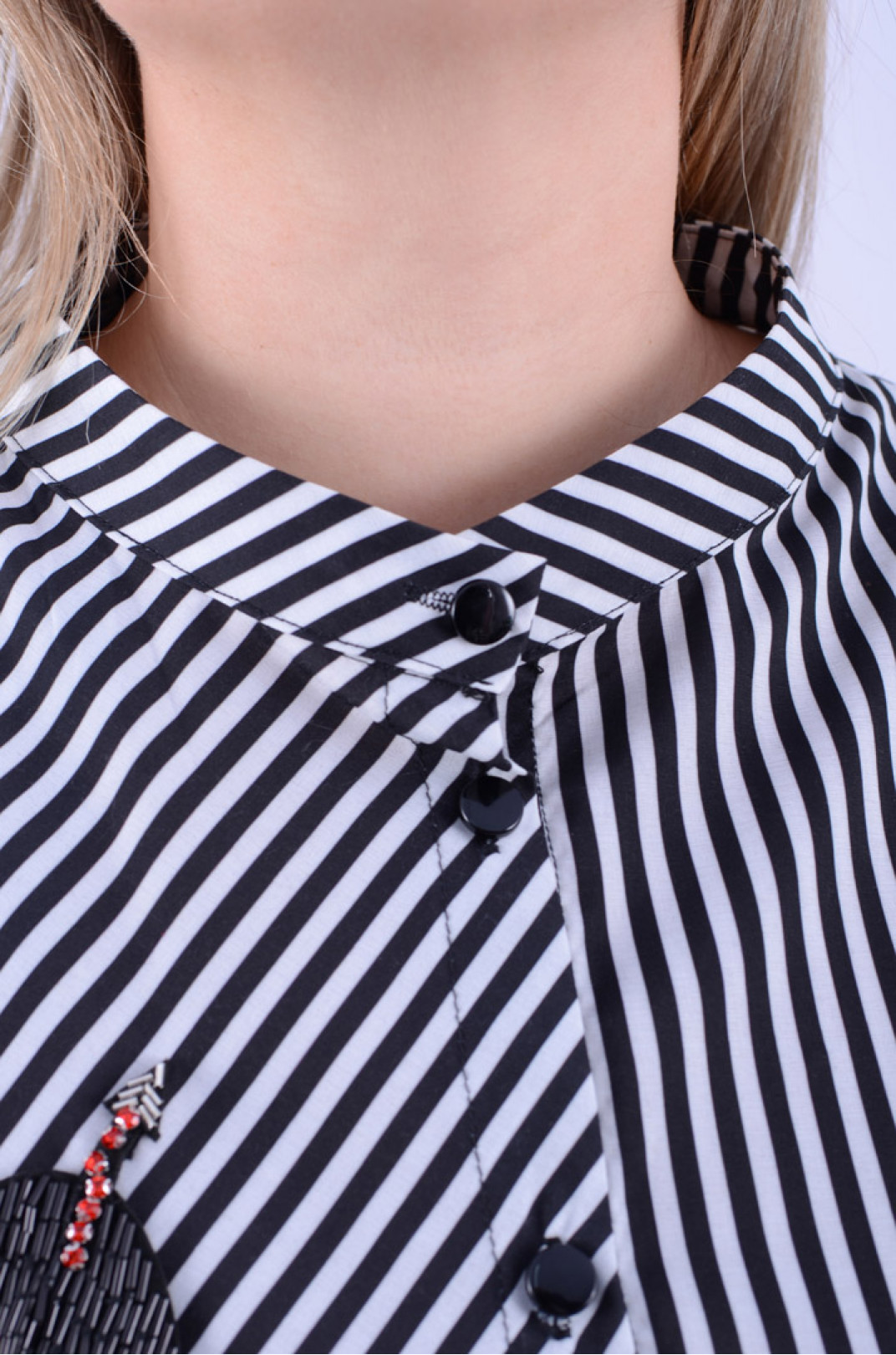 Блуза удлиненная в полоску с нашивками супер батал