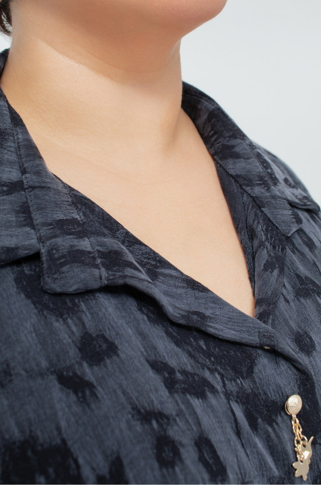 Блуза длинная шелковая в узор батал
