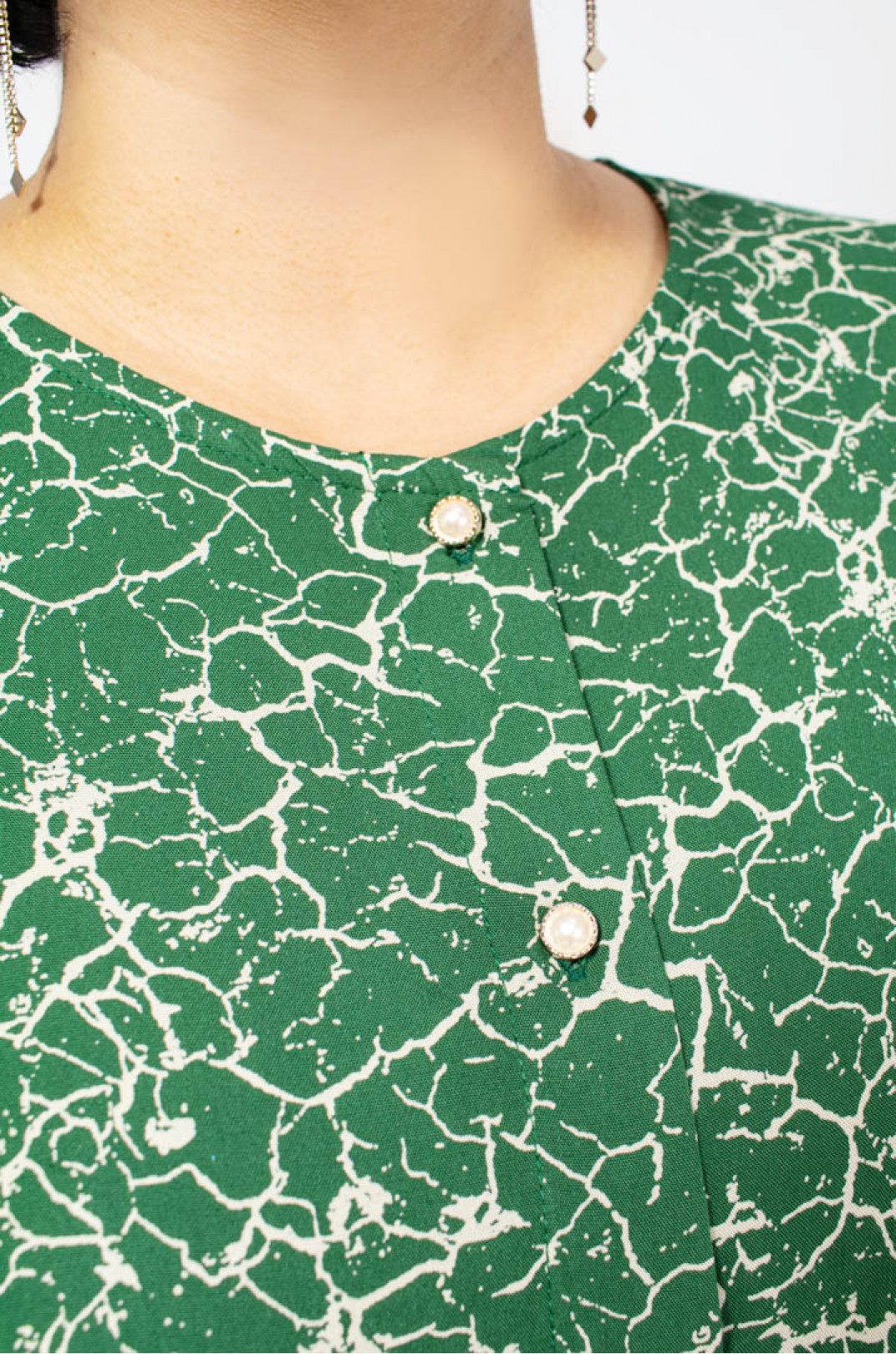 Штапельная блуза в нежный абстрактный принт супер батал