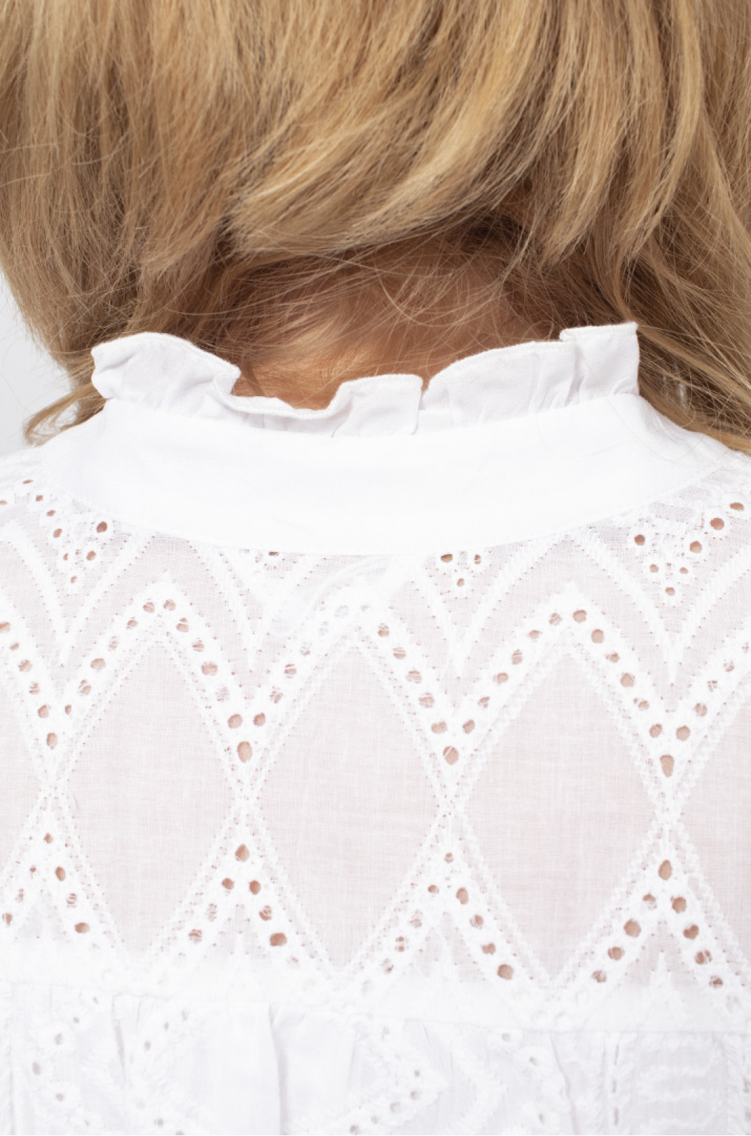 Блуза біла з мереживною вишивкою-перфорацією супер батал