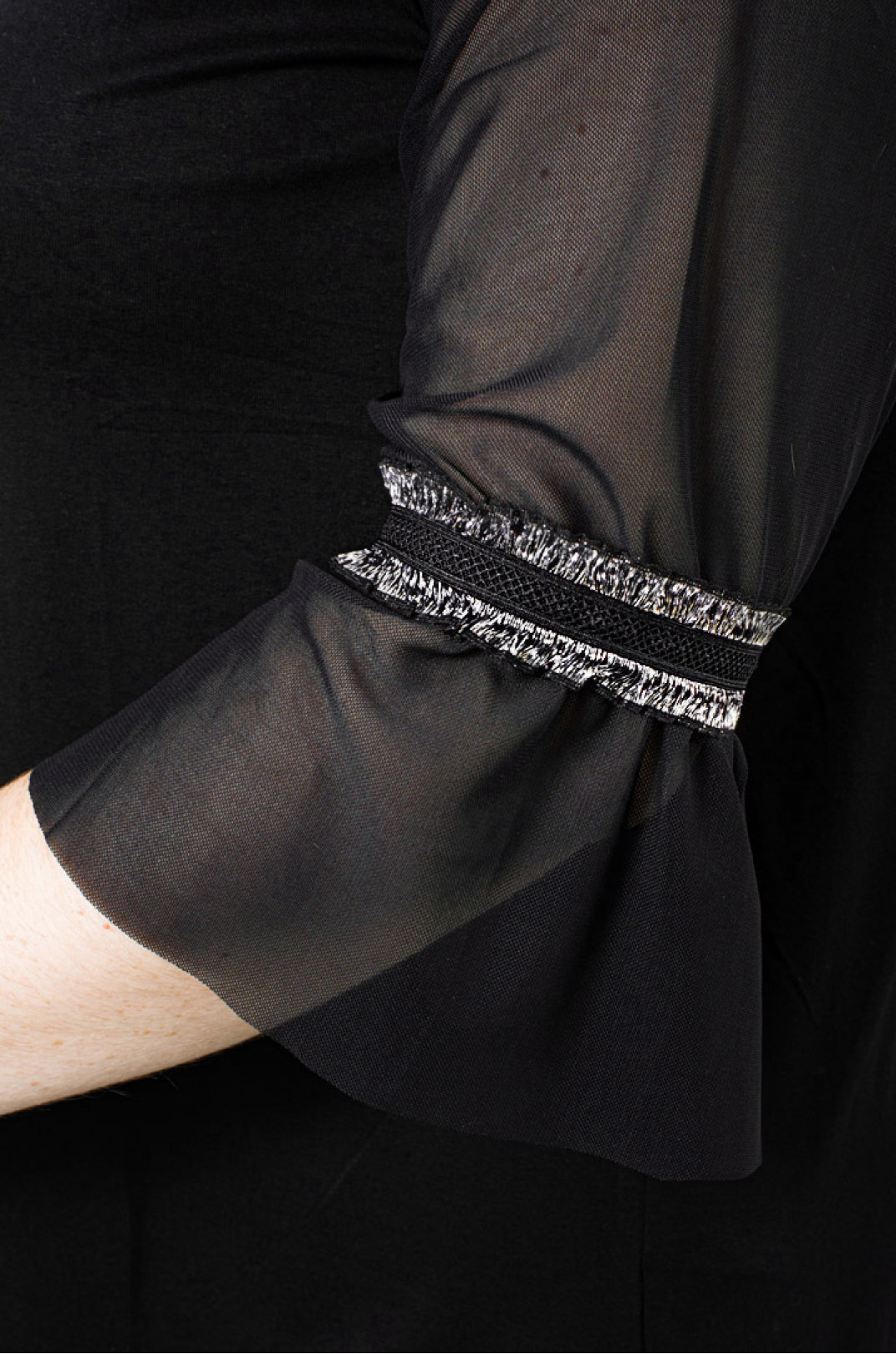 Блуза длинная черная с кружевом и сеткой супер батал
