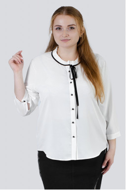 Изысканная блуза в черно-белых тонах батал