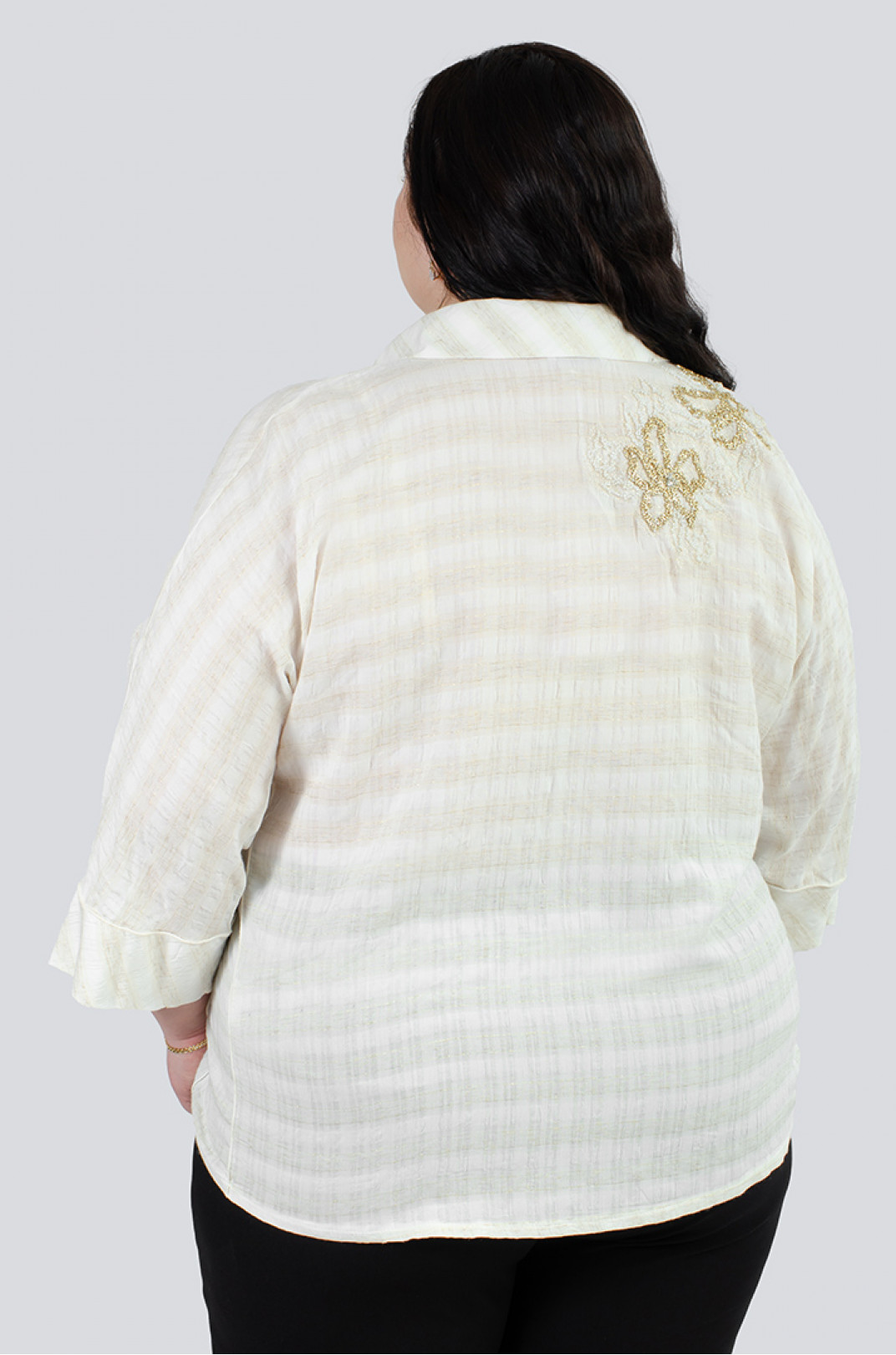 Нежная кремовая блуза с декором больших размеров