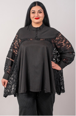 Блуза черного цвета с кружевными деталями больших размеров