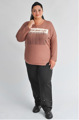 Зауженные брюки с декоративными складками больших размеров