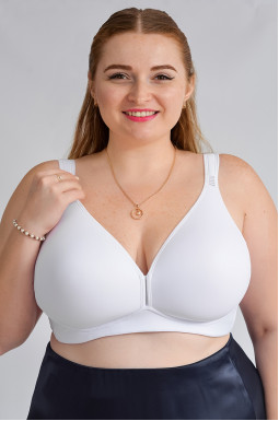 Бюстгальтер с глубоким декольте и широкими бретелями больших размеров