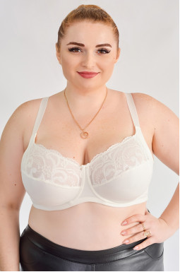 Бюстгальтер с нежным кружевом и комфортными чашками больших размеров
