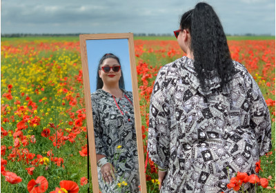 У ритмі літа: 10 стильних plus size образів у квітучих маках від «Пишної Краси»