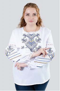 Вышиванка-блуза льняная декорированная кружевом батал