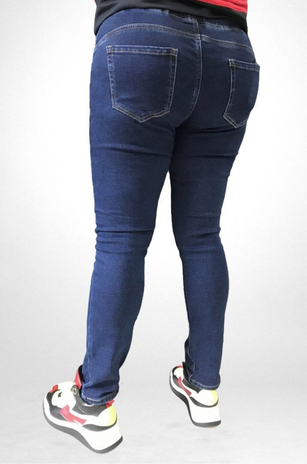 Стильные джинсы на резинке батал