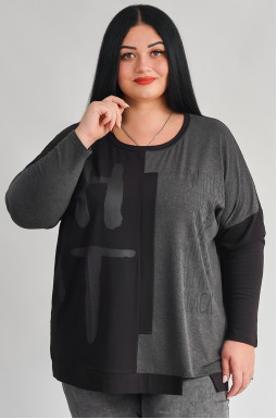 Джемпер в графитово-черных цветах с надписями больших размеров