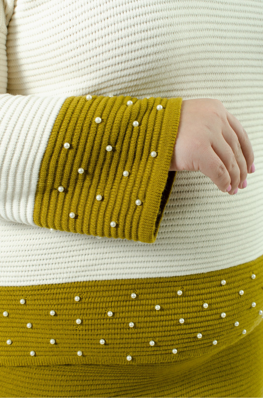Костюм в'язаний светр та спідниця декорований перлинами  супер батал