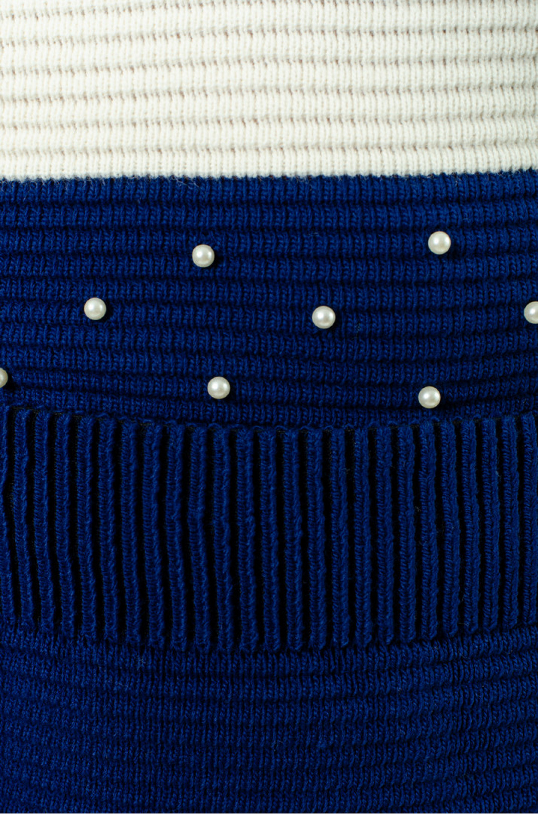 Костюм в'язаний светр та спідниця декорований перлинами  супер батал