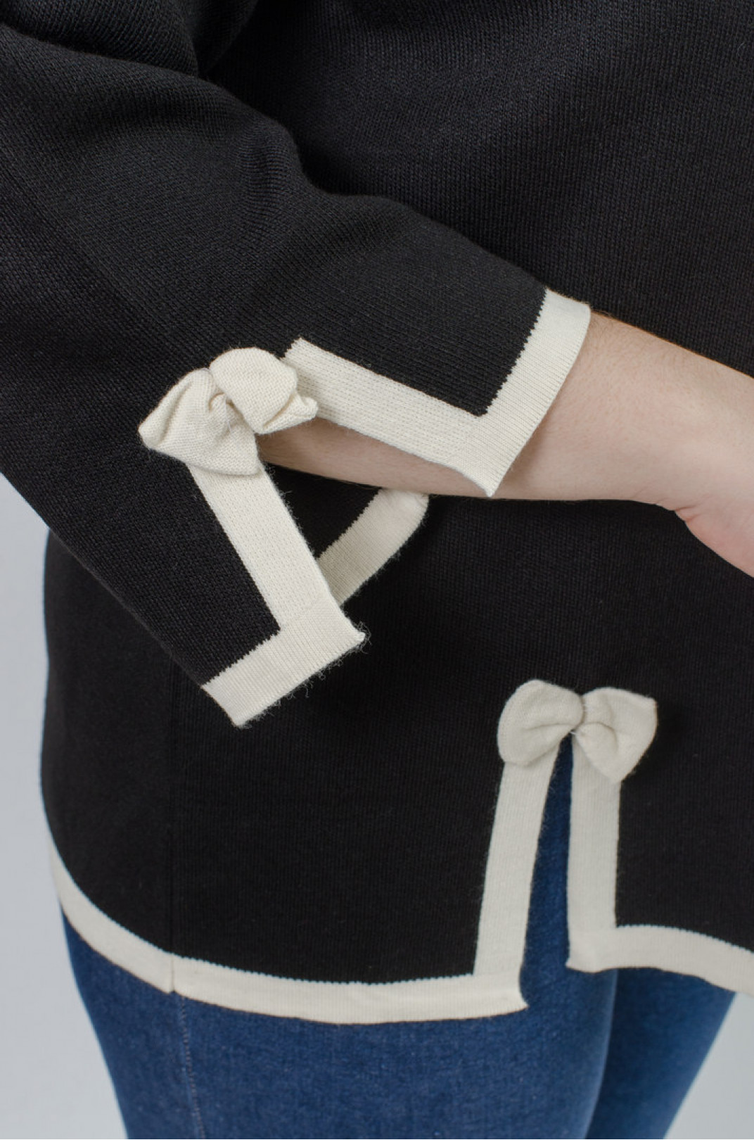 Піджак короткий декорований бантами батал