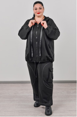 Черный прогулочный костюм с контрастными контурными строчками больших размеров