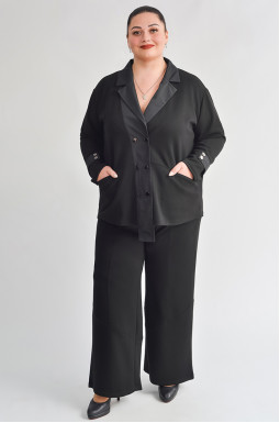 Костюм с жакетом и брюками черного цвета больших размеров