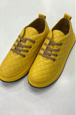 Желтые стильные кроссовки больших размеров