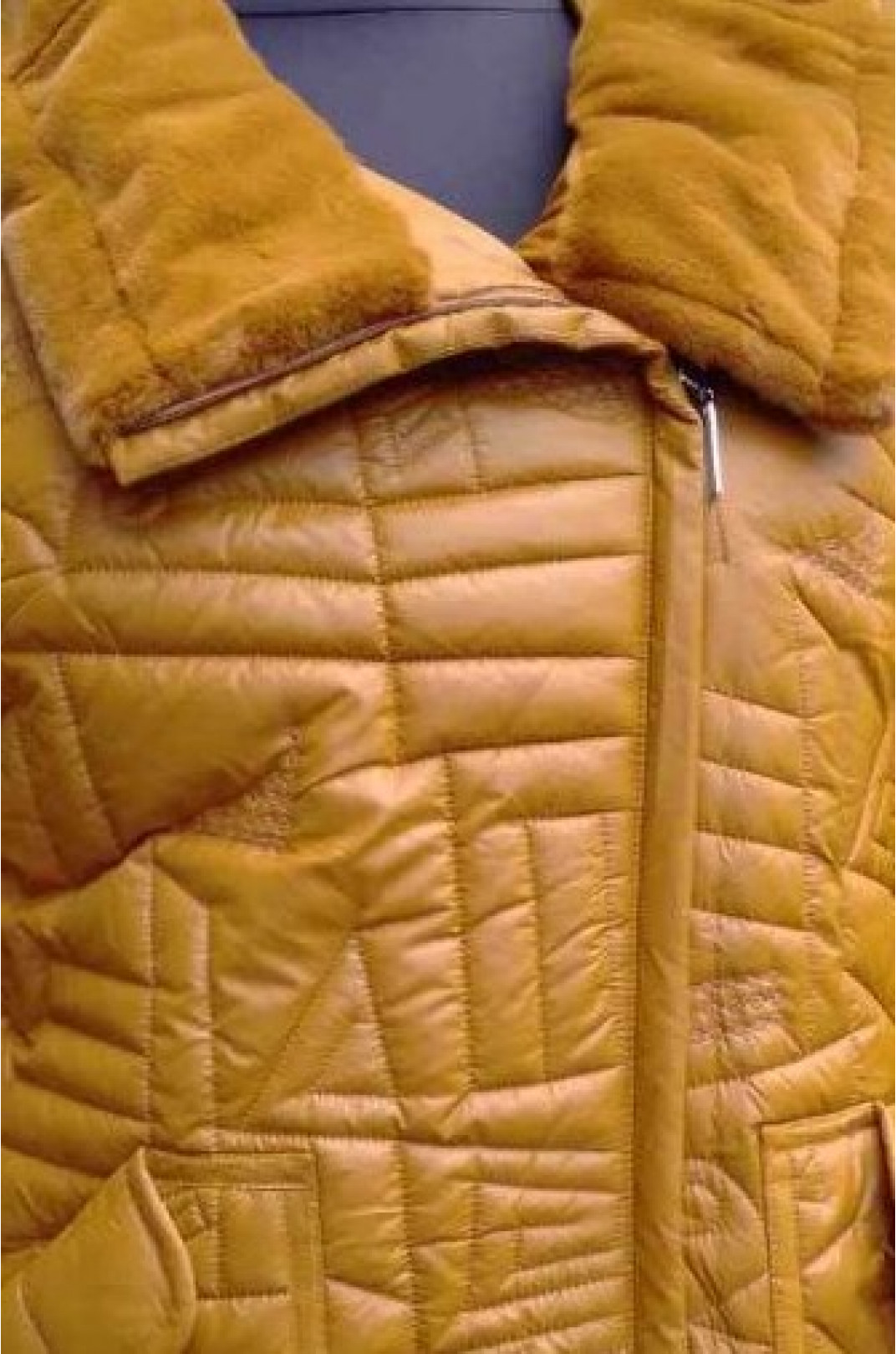 Яскрава зимова подовжена куртка супер батал