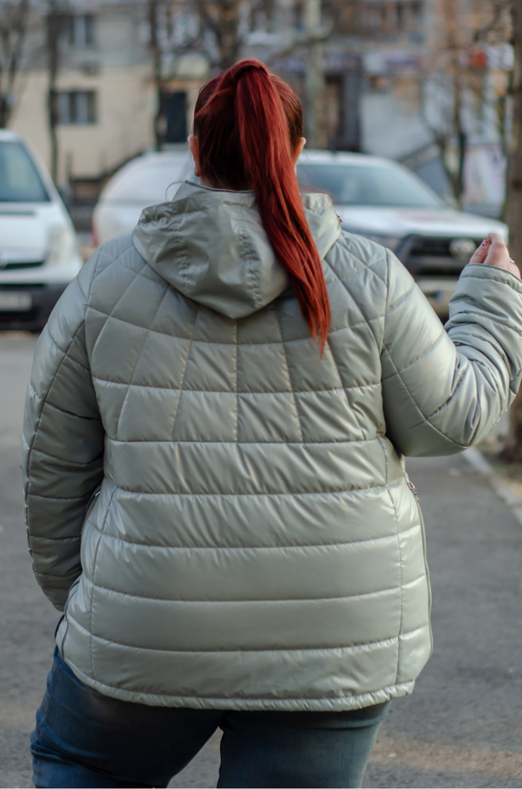 Легка коротка стьобана куртка великих розмірів