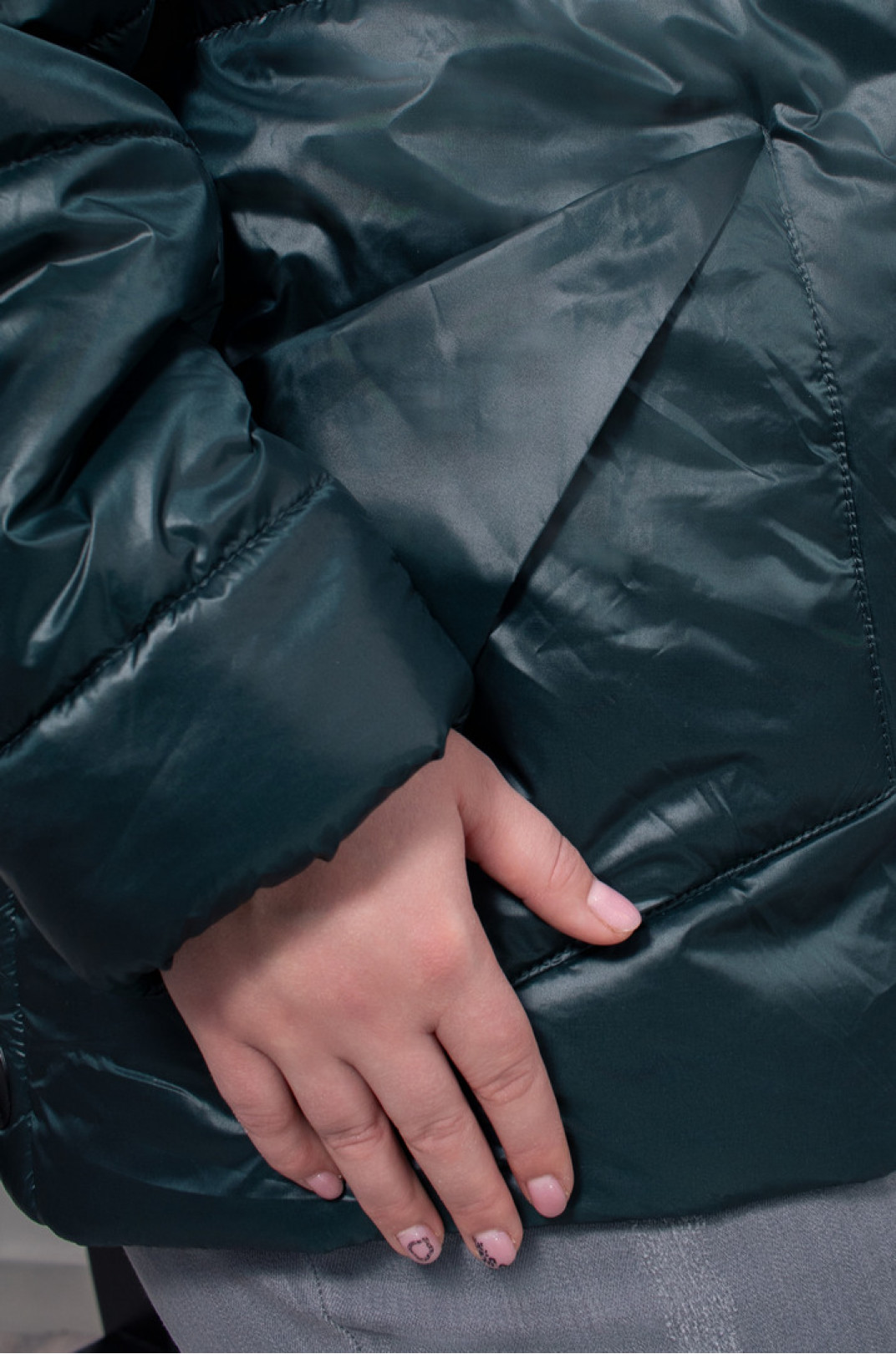 Куртка коротка з ефектом металевого блиску супер батал