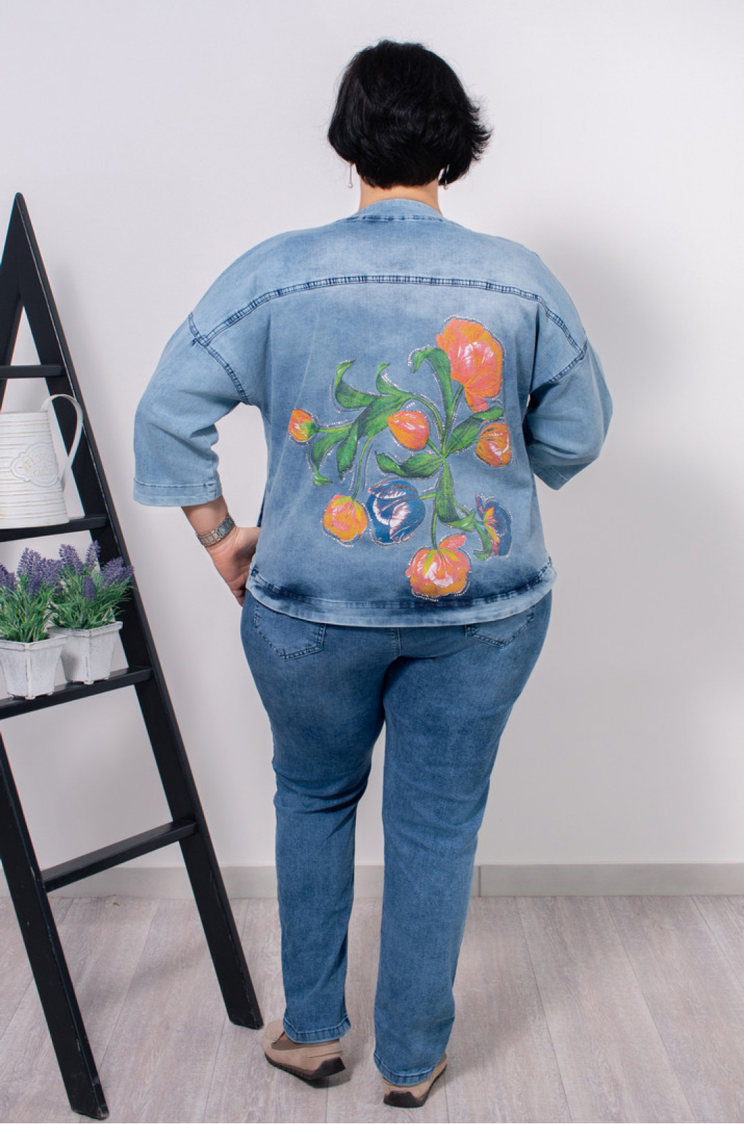 Куртка джинсовая с принтом цветы супер батал
