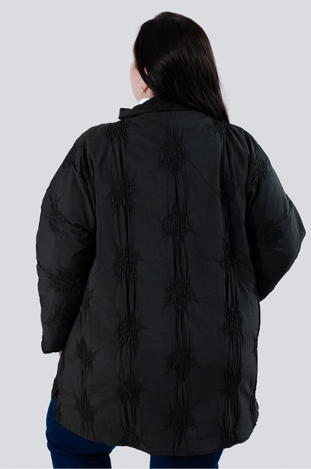 Легка коротка куртка в текстурний візерунок  супер батал