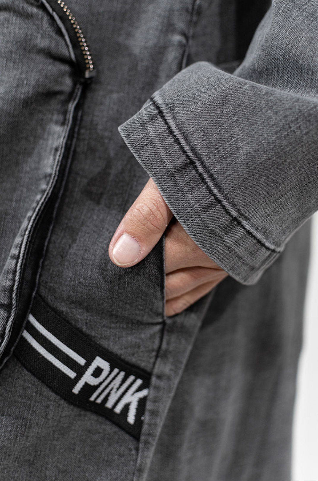 Куртка довга джинсова з об'ємною кишенею супер батал