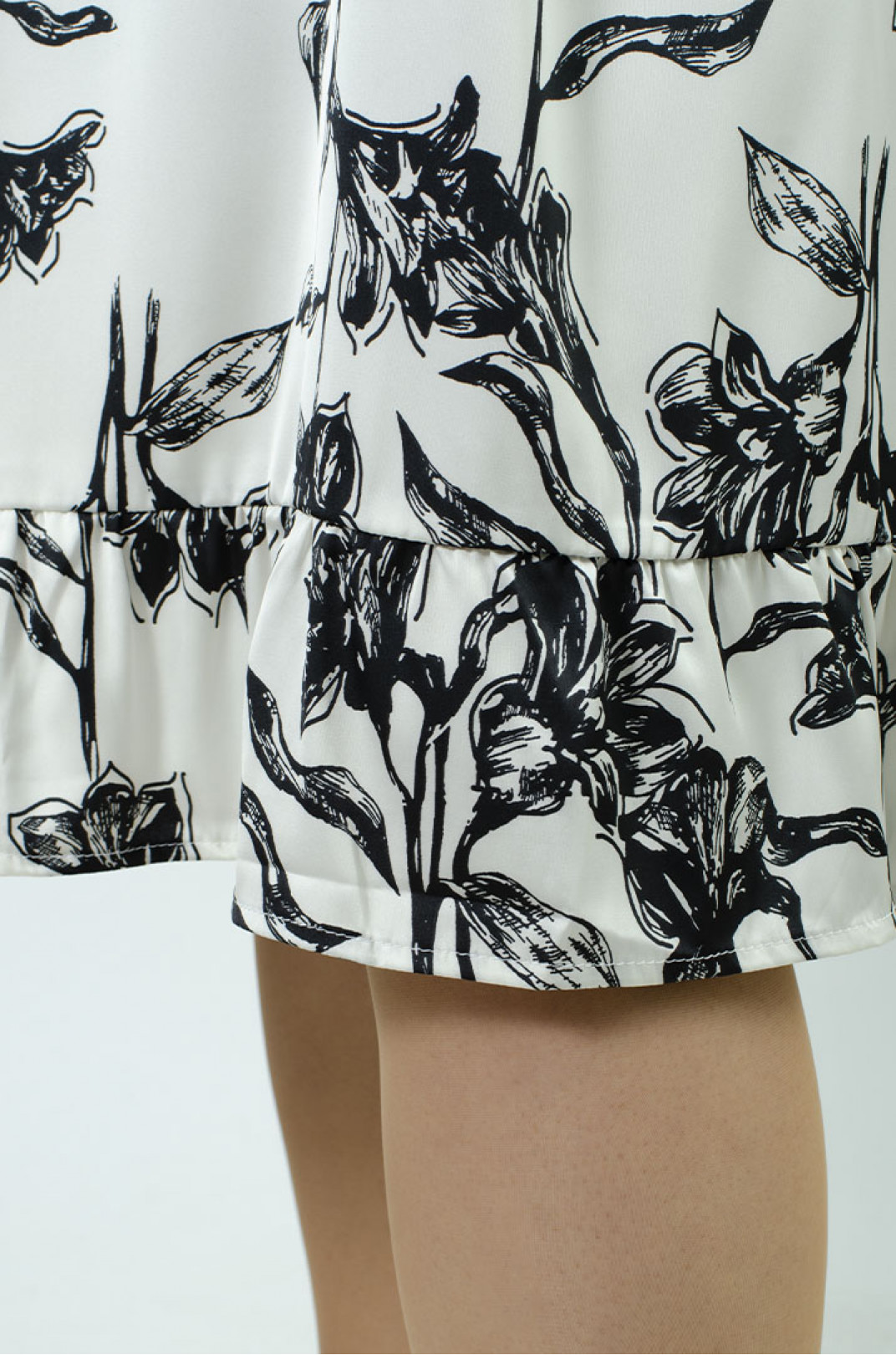 Шелковая ночная рубашка в цветочный принт супер батал