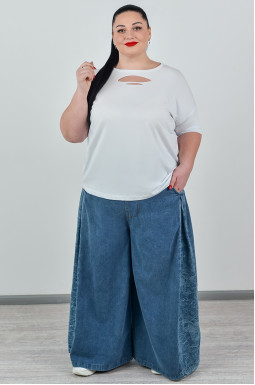 Брюки-юбка в голубом цвете с кружевным декором больших размеров