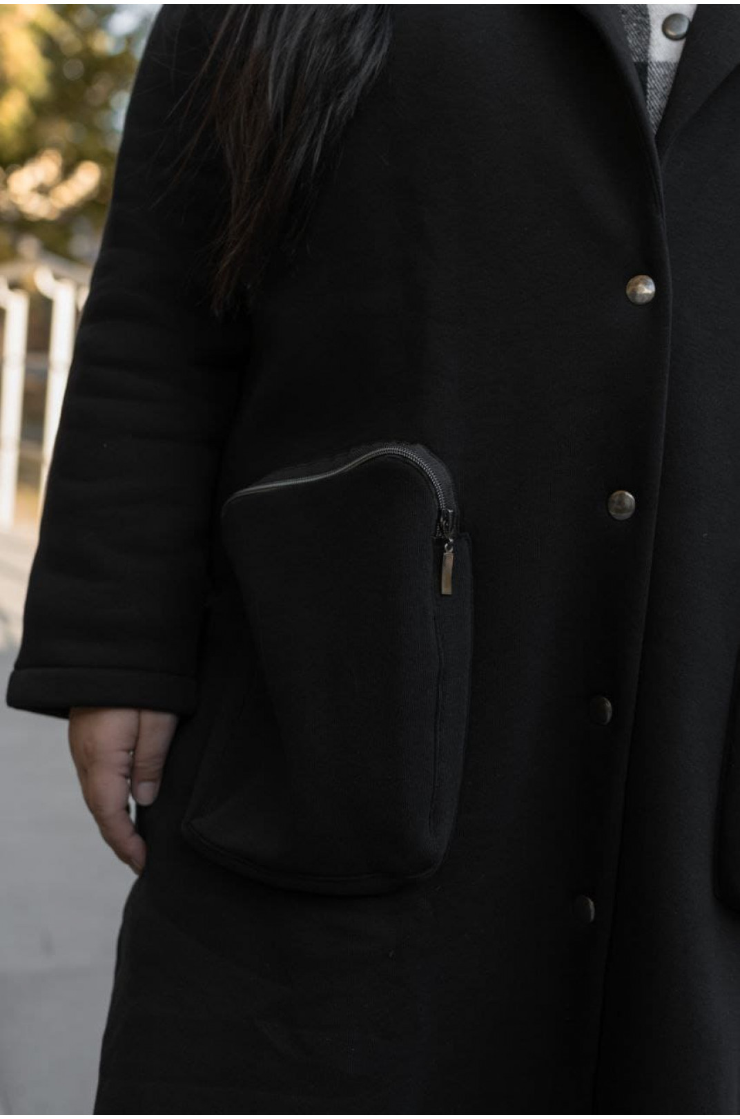 Черное пальто с карманами на молниях супер батал
