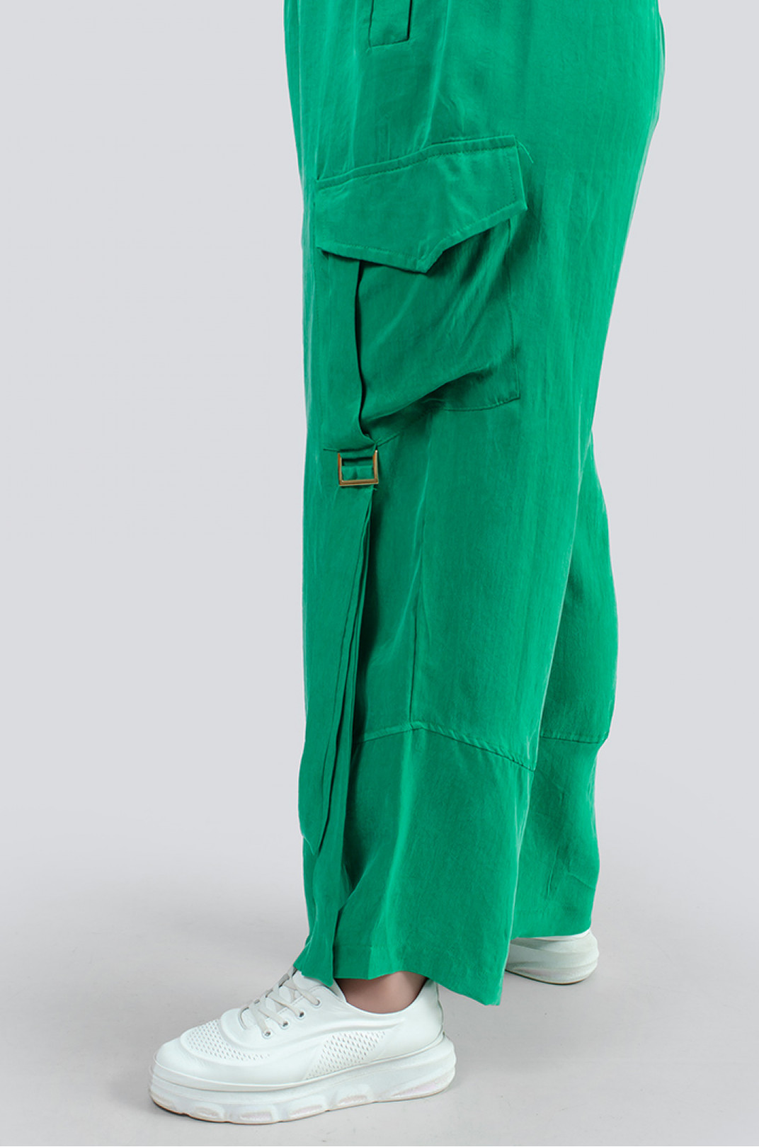Прогулочный шелковый костюм с брюками карго батал