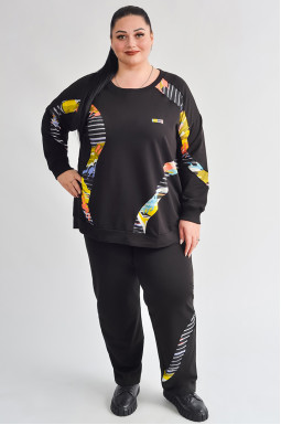 Прогулочный костюм без застежки с яркими акцентами больших размеров