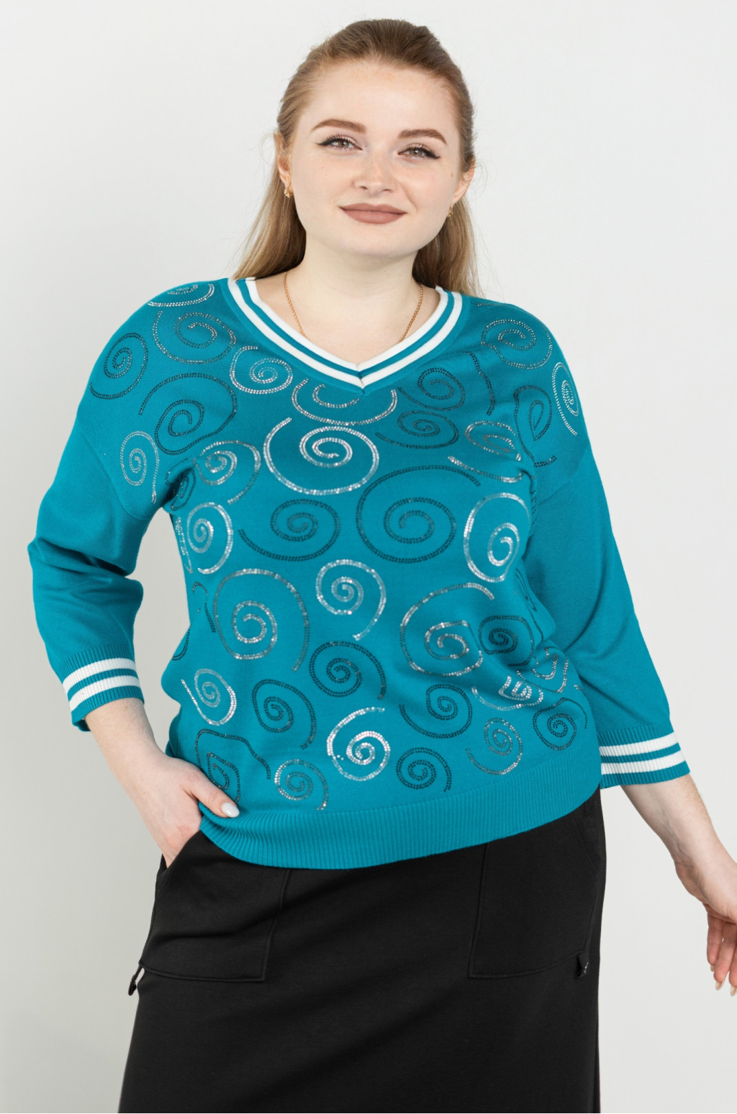 Пуловер декорований блискітками великих розмірів