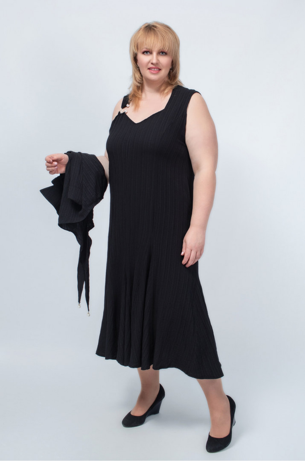 Черный сарафан-платье миди с болеро батал