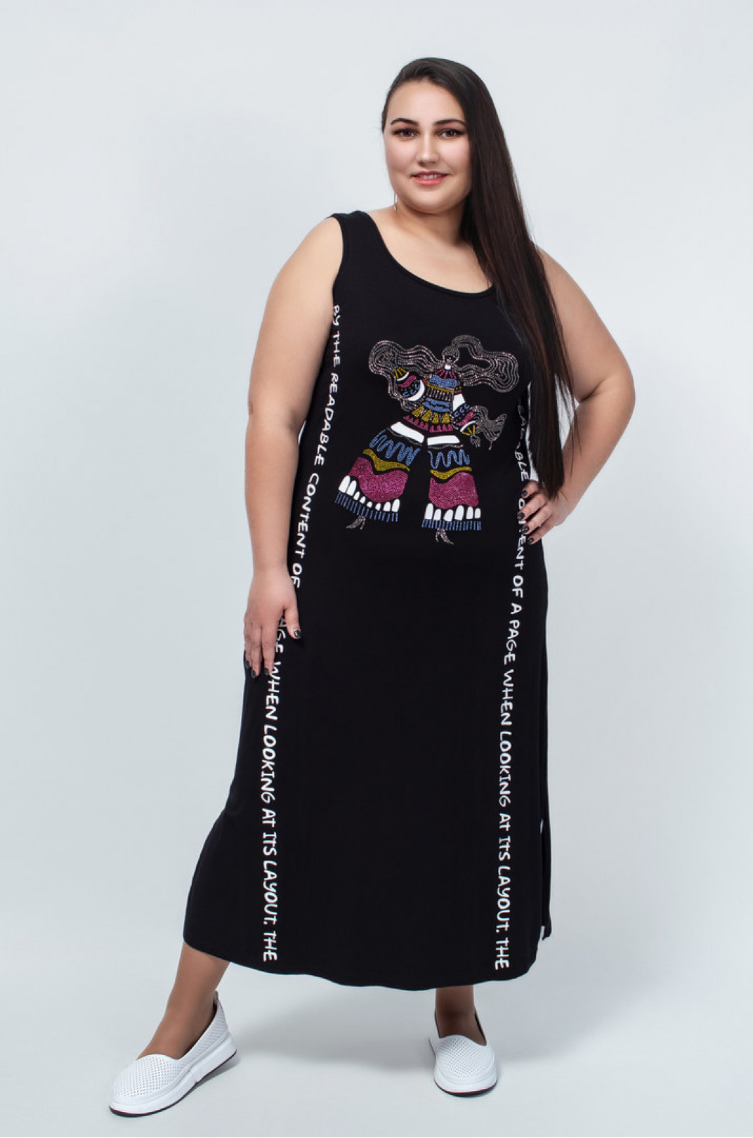 Сарафан-платье приталенное декорированное принтом из стразов батал
