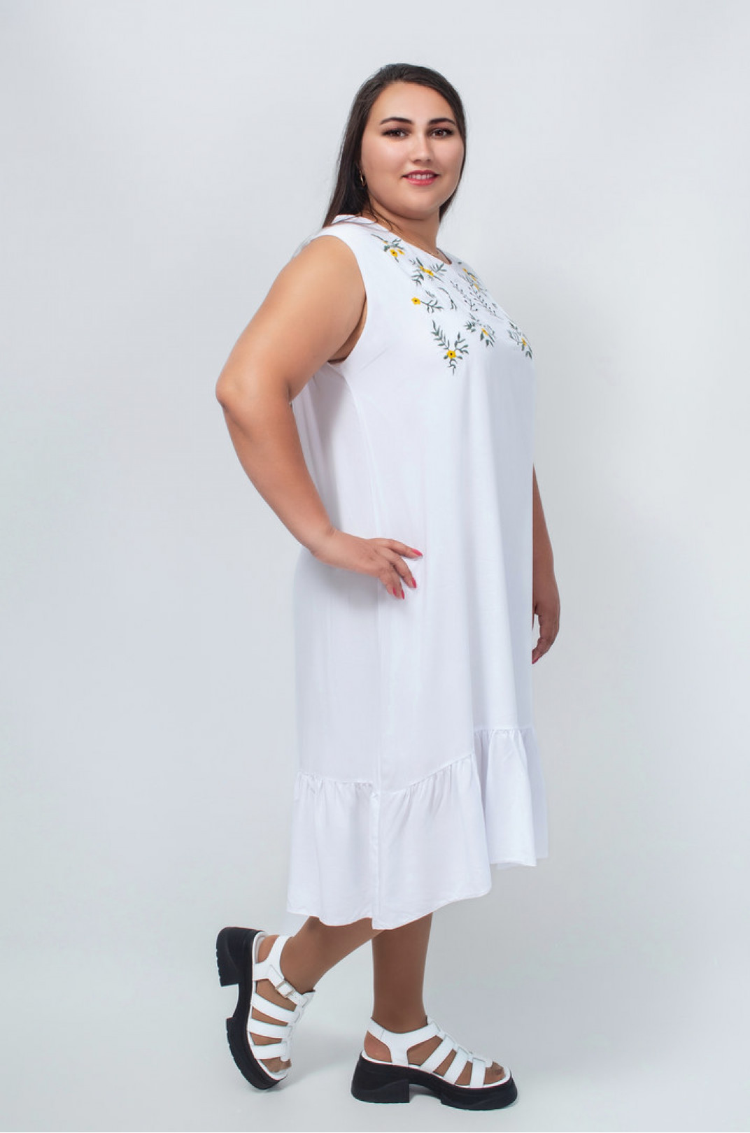 Білий сарафан-сукня з вишивкою батал