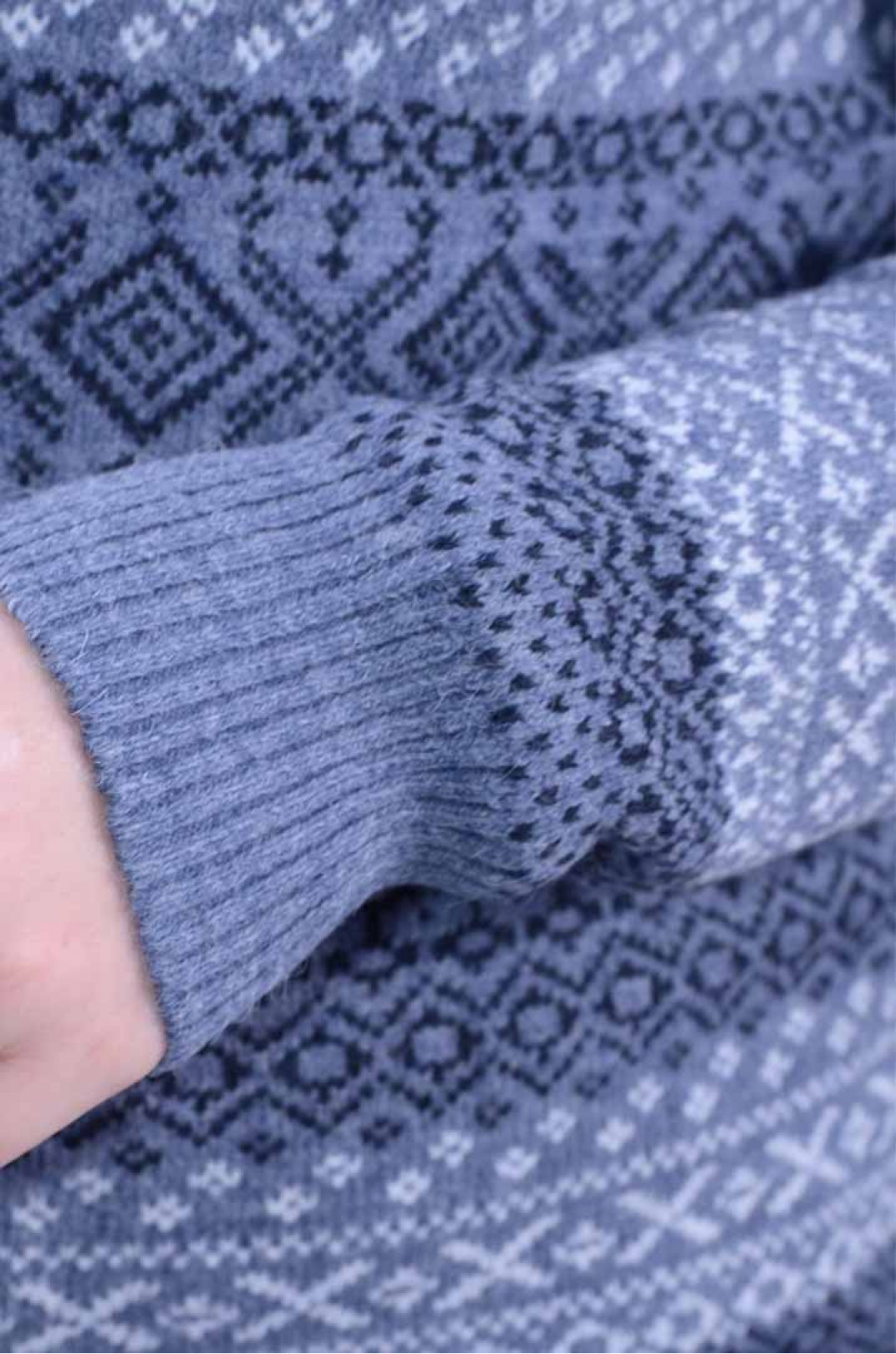 Удлиненный свитер с принтом