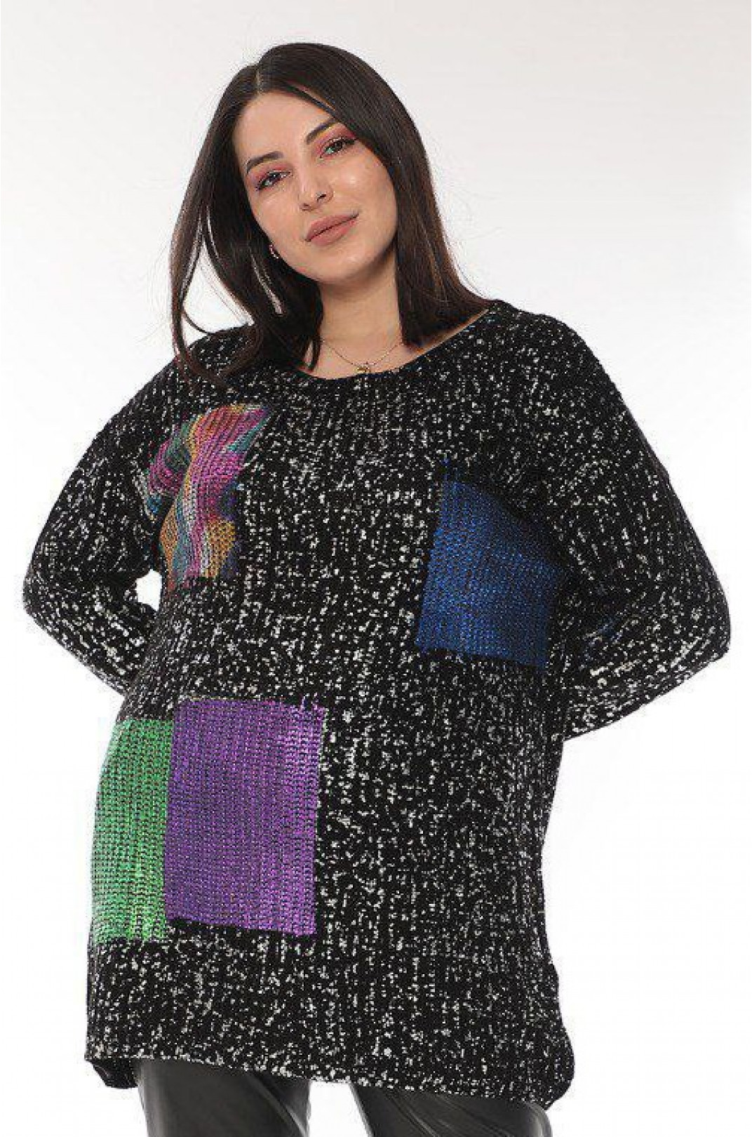 Довгий светр з різнокольоровими вставками батал