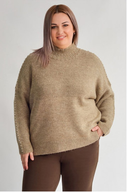 Свитер с фактурной вязкой и декором из бусин больших размеров